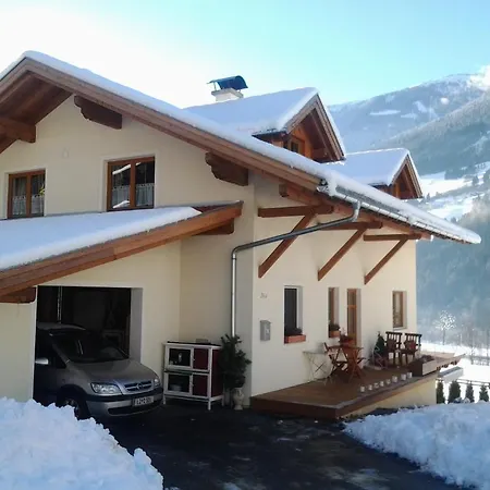 卢卡瑟尔公寓 *